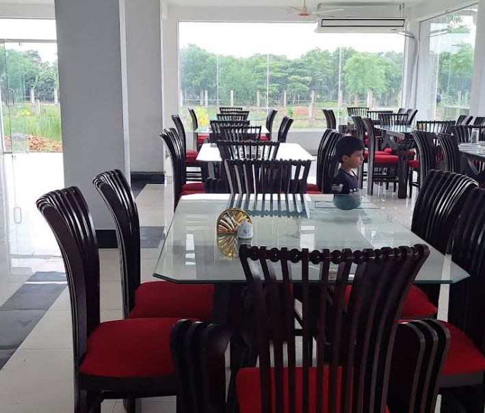 Restaurant seating